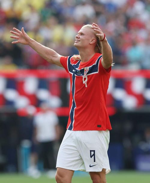 Haaland sinh ra ở Anh nhưng thi đấu cho Na Uy. Ảnh: FIFA