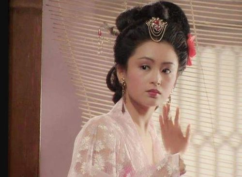 Trần Hồng được nhiều khán giả xem là phiên bản Điêu Thuyền đẹp và kinh điển nhất trong lịch sử phim truyền hình Hoa ngữ. Ảnh: Sohu.