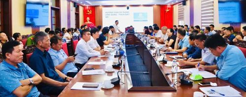 Xã Quang Minh, thành phố Hà Nội triển khai kế hoạch làm sạch dữ liệu đất đai đến các Bí thư, trưởng thôn. Ảnh: ST