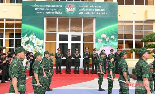 Màn biểu diễn võ thuật của Bộ đội Biên phòng tỉnh Nghệ An. Ảnh: Nguyên Khánh