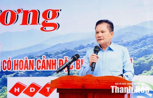 TS Bùi Sỹ Lợi, Phó Chủ tịch Thường trực Hội đồng hương tỉnh Thanh Hóa tại Hà Nội phát biểu tại chương trình.