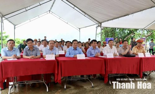 Các đại biểu dự chương trình.