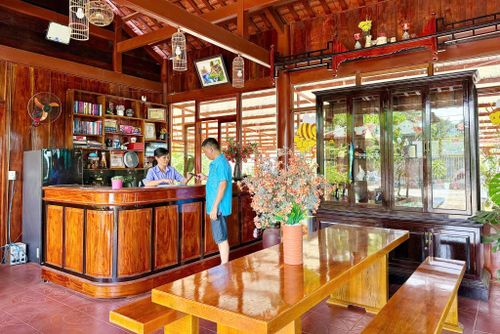 Ama Homestay của chị Nguyễn Thị Bình ở xã Sông Vàng thường xuyên đón khách tham quan và lưu trú. Ảnh: PHAN VINH