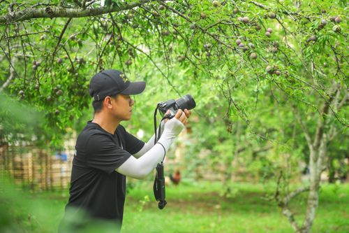 Nhà sáng tạo nội dung số Nguyễn Nam Khánh quay những thước phim giới thiệu về cảnh đẹp quê hương.