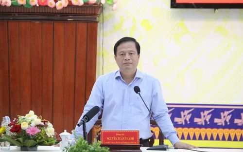 Phó Chủ tịch Thường trực UBND tỉnh Nguyễn Tuấn Thanh phát biểu chỉ đạo tại buổi làm việc. Ảnh: Trọng Lợi