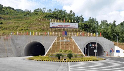 Hầm Cù Mông được khởi công tháng 9/2015 và chính thức thông xe ngày 21/1/2019. Ảnh: Internet