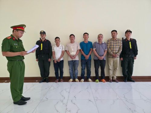 Cơ quan CSĐT Công an TP Hồ Chí Minh khởi tố, bắt tạm giam 6 bị can về tội Gây ô nhiễm môi trường.