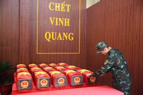 Tính đến chiều nay, lực lượng chức năng đã tìm kiếm và quy tập được tổng cộng 49 bộ hài cốt liệt sĩ và 1 bộ tập thể.