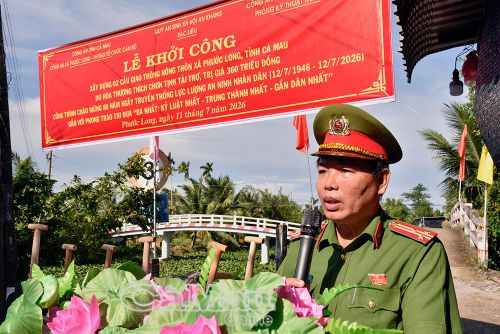 Thượng tá Quách Văn Giang, Trưởng Công an xã Phước Long, phát biểu tại lễ khởi công.