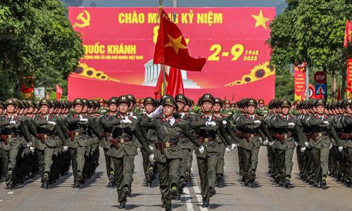 Các chiến sĩ CAND luyện tập cho lễ diễu binh, diễu hành kỷ niệm 80 năm Quốc khánh 2/9. (Ảnh: Báo Quân đội Nhân dân)