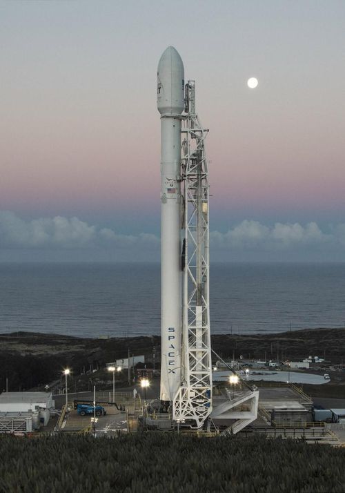 Tên lửa Falcon 9. Ảnh: SpaceX