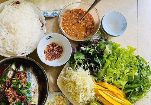 Nhiều người mắc bệnh sán lá gan được xác định là do ăn sống các loại rau thủy sinh. Ảnh minh họa: Anh Phương.