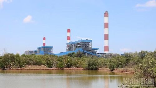 Các nhà máy nhiệt điện tại Trung tâm điện lực Duyên Hải, phường Duyên Hải, tỉnh Vĩnh Long.