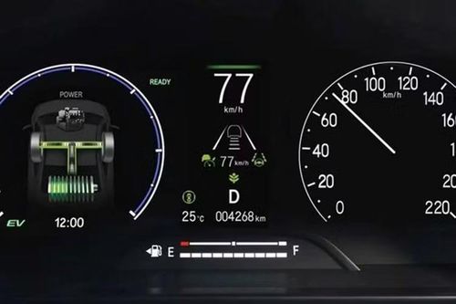 Ngoài ra, xe còn có sạc điện thoại không dây và hệ thống camera 360 độ. Honda cũng bổ sung phiên bản e:HEV V mới, đồng thời loại bỏ các bản Turbo S+, V, SV và RS trước đây.