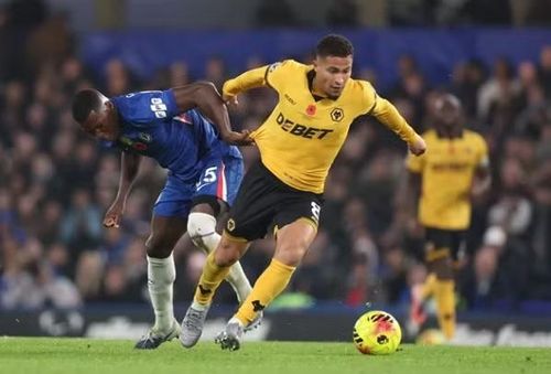 Lỡ hẹn với Ederson, Ban huấn luyện của MU nhanh chuyển hướng sang tiền vệ Joao Gomes của Câu lạc bộ Wolves.