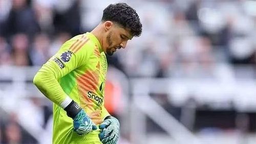 Bayindir gia nhập Man United từ Fenerbahce vào mùa hè năm 2023 nhưng không đáp ứng được kỳ vọng của Ban huấn luyện.