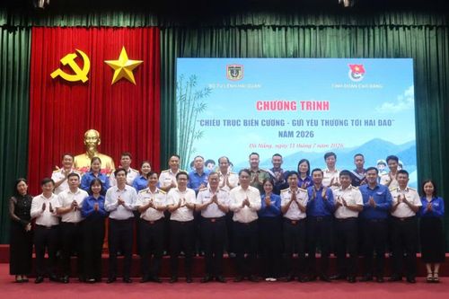 Các đại biểu tham dự chương trình.