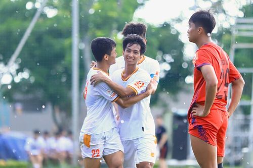 Các trận đấu mở màn diễn ra hấp dẫn. Ảnh: VFF