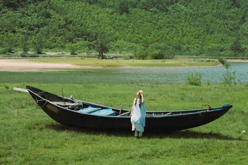 Đây cũng là điểm đến được nhiều bạn trẻ lựa chọn để chụp ảnh, tận hưởng không khí trong lành hay đơn giản chỉ ngồi lặng yên nghe tiếng sóng vỗ. Ảnh: Facebook Nguyễn Hồng Nhật.