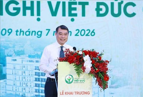 Thủ tướng Lê Minh Hưng phát biểu chỉ đạo tại Lễ khai trương hoạt động Bệnh viện Hữu nghị Việt Đức, phường Liêm Tuyền, tỉnh Ninh Bình, chiều 9/7. Ảnh: Dương Giang/TTXVN