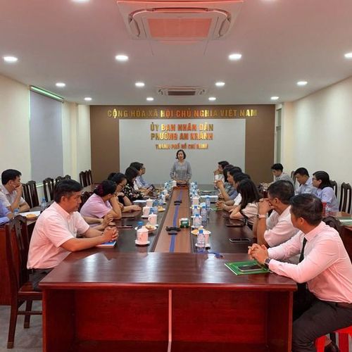 Luật gia Nguyễn Thị Tô Châu, Phó Chủ tịch thường trực Hội Luật gia Tp.HCM phát biểu chỉ đạo.
