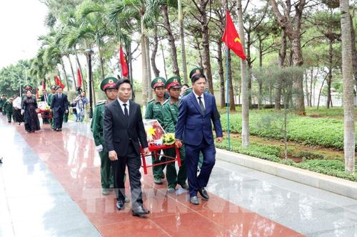 Mùa khô 2025 - 2026, Đội K51 tỉnh Đắk Lắk đã tìm kiếm, quy tập và hồi hương được 27 hài cốt liệt sĩ quân tình nguyện, chuyên gia Việt Nam hy sinh qua các thời kỳ chiến tranh tại chiến trường Campuchia. Ảnh: Tư liệu/Hoài Thu – TTXVN