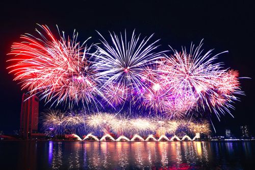 Giành ngôi Á quân DIFF 2026, đội Trung Quốc để lại nhiều cảm xúc đẹp trong lòng người dân và du khách với màn trình diễn giàu nghệ thuật và sáng tạo. Ảnh: TRẦN CÔNG CHINH