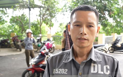 Anh Phan Thanh Tuyền, thôn Tiến Lợi chia sẻ tâm tư bên lề hội nghị.