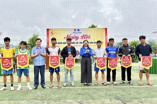 Tỉnh đoàn, Hội LHTN Việt Nam tỉnh Lâm Đồng tổ chức Ngày hội thanh niên dân tộc thiểu số, tín đồ tôn giáo, tạo sân chơi, phát huy bản sắc, lưu giữ văn hóa dân tộc cho các bạn trẻ
