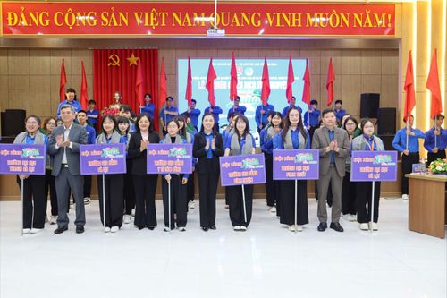 Các đội hình tình nguyện ra mắt tại chiến dịch
