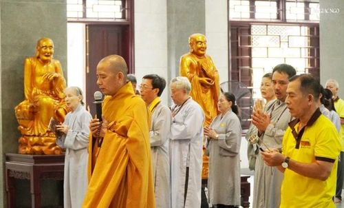 Thời khóa tụng kinh trong khóa tu Ngày an lạc