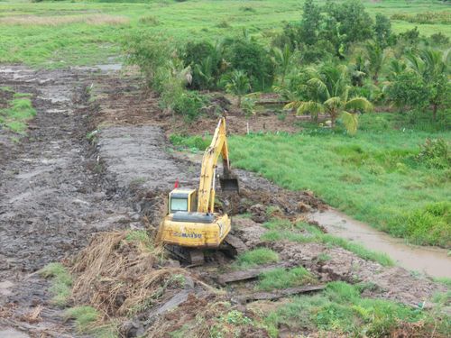 Mới đây, UBND TP.HCM đã ban hành quyết định phê duyệt điều chỉnh dự án thành phần 3 về bồi thường, hỗ trợ và tái định cư cho đoạn tuyến đi qua địa bàn thành phố. Theo quyết định, tổng mức đầu tư của dự án thành phần này được điều chỉnh từ hơn 5.052 tỷ đồng lên hơn 6.382 tỷ đồng, tăng khoảng 1.330 tỷ đồng so với phương án được phê duyệt trước đó.