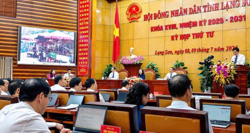 Quang cảnh phiên chất vấn. Ảnh: Thanh Bình