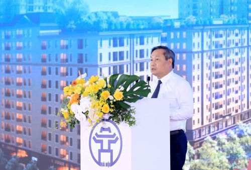 Chủ tịch UBND thành phố Hà Nội Vũ Đại Thắng phát biểu tại lễ khởi công đồng loạt 5 tuyến metro. Ảnh: Quang Thái