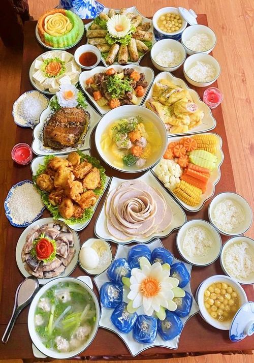 Gia chủ cần chú ý không chỉ vị trí bày bát đũa trên bàn thờ mà quan trọng hơn là đúng số lượng..
