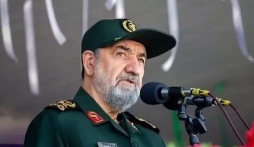 Theo ông Rezaee, Mỹ và Israel đã vượt qua "lằn ranh đỏ", buộc Iran phải đưa ra phản ứng quyết đoán và thích đáng để bảo vệ lợi ích quốc gia.