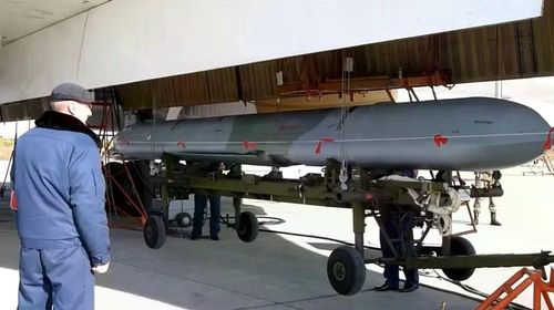 Theo nhà phân tích, một mảnh vỡ của động cơ tên lửa Kh-101, được sản xuất vào cuối năm 2025, đã được chuyển giao để phục vụ nghiên cứu.