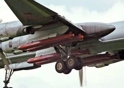 Việc sử dụng động cơ mới này có thể là do kể từ năm 2024, Nga đã trang bị cho tên lửa hành trình Kh-101 đầu đạn kép, khiến tổng trọng lượng của nó tăng từ 450 kg lên khoảng 800 kg.
