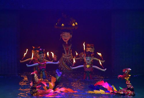 Hình tượng rối truyền thống kết hợp ngôn ngữ sân khấu đương đại tạo nên dấu ấn riêng cho chương trình nghệ thuật “Cảm xúc Long Thành”.