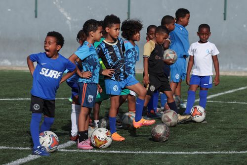 Dù đang được đầu tư, bóng đá Cape Verde vẫn phải đối mặt với nhiều khó khăn về tài chính. Ảnh: Reuters.