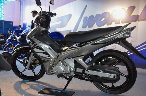  Ở thời điểm ra mắt vào năm 2006, Yamaha Exciter 135 có giá 27,5-28,9 triệu đồng tùy phiên bản. Sau 20 năm, mẫu xe số thể thao của Yamaha đã bước sang thế hệ thứ tư, hiện có giá 49,9-60,9 triệu đồng. 