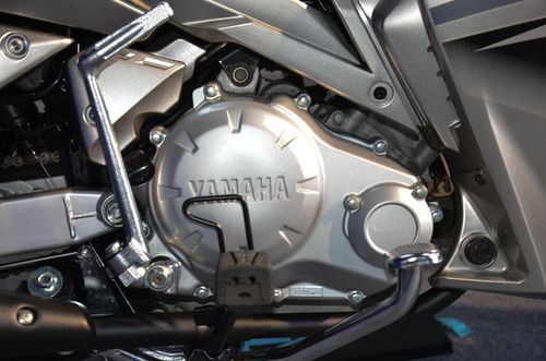  "Trái tim" của Yamaha Exciter 135 là khối động cơ 4 thì, xy-lanh đơn dung tích 135 cc, làm mát bằng dung dịch, sản sinh công suất tối đa 11,33 mã lực tại 8.500 vòng/phút, mô-men xoắn cực đại 11,65 Nm tại 5.500 vòng/phút. 