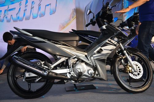  Yamaha Exciter 135 có các thông số dài x rộng x cao lần lượt 1.945 x 750 x 1.065 mm, khoảng cách giữa 2 bánh xe ở mức 1.245 mm. Khoảng sáng gầm 140 mm, khối lượng khô đạt 103 kg. 