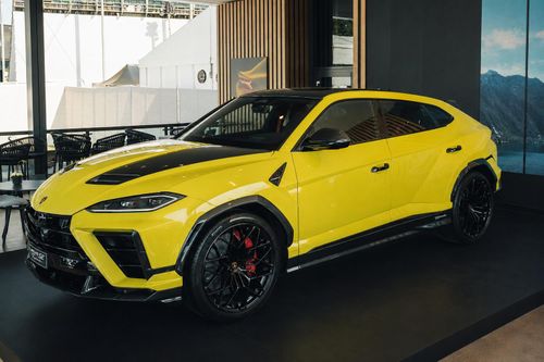 Lamborghini Urus SE Performante vẫn được trang bị động cơ V8 twin-turbo 4.0L và 1 động cơ điện, cho ra công suất tối đa 812 mã lực và mô-men xoắn cực đại 1.000 Nm.