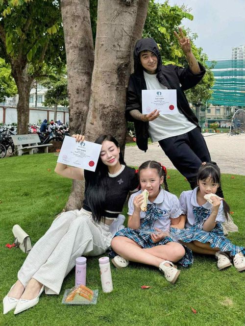  Đạt G và Cindy Lư (tên thật Bảo Ngọc) bắt đầu tìm hiểu nhau vào cuối năm 2020 và công khai chuyện tình cảm vào tháng 5/2021. Sau khoảng 2 năm chia tay, họ tái hợp vào tháng 11/2023. Khi đó, Đạt G đăng tải bức ảnh chụp cùng Bảo Ngọc và 2 con gái của cô, đồng thời xưng "ba" trong bài viết. 
