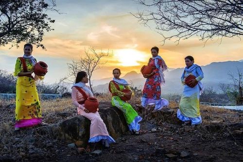 Khánh Hòa là vùng đất mang đậm dấu ấn của văn hóa biển, đảo, hòa quyện cùng văn hóa các dân tộc Chăm, Raglai...