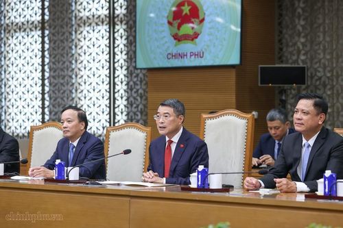 Thủ tướng cũng đề nghị mở rộng hợp tác khoa học - công nghệ, đổi mới sáng tạo, phát triển nguồn nhân lực, chuyển đổi số, giáo dục - đào tạo và giao lưu nhân dân giữa hai nước - Ảnh: VGP/Nhật Bắc
