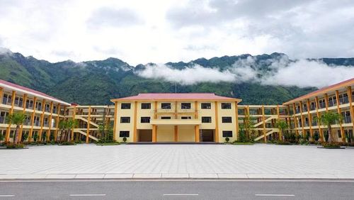 Tương tự trường Phong Thổ, trường nội trú liên cấp Pa Tân cũng được khởi công vào cuối năm 2025.