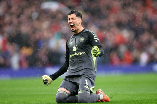 Thủ môn Bayindir. Ảnh: manutd.com 