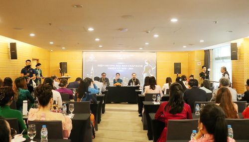 Đại hội đại biểu Hiệp hội Áo dài TPHCM nhiệm kỳ I diễn ra sáng 13-7
